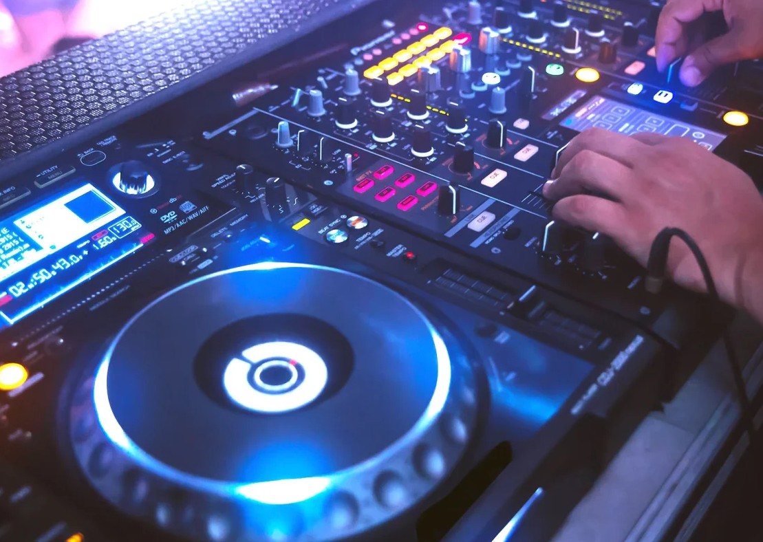Bursa DJ Kursu Profesyonel DJ Okulu Kayıtları Başladı